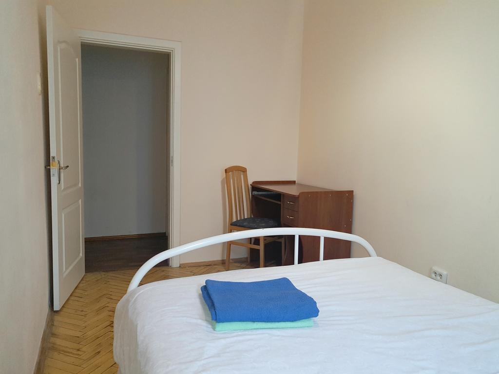 Apartment Gospitalna Street 2 Київ Екстер'єр фото