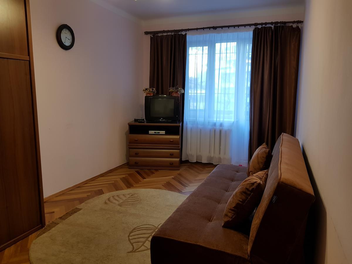 Apartment Gospitalna Street 2 Київ Екстер'єр фото